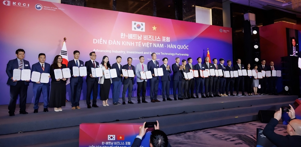 Lễ trao 73 văn bản ký kết hợp tác giữa Việt Nam và Hàn Quốc tại Diễn đàn Kinh tế Việt Nam – Hàn Quốc 2026.